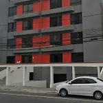 Quarto E Sala Bem Localizado